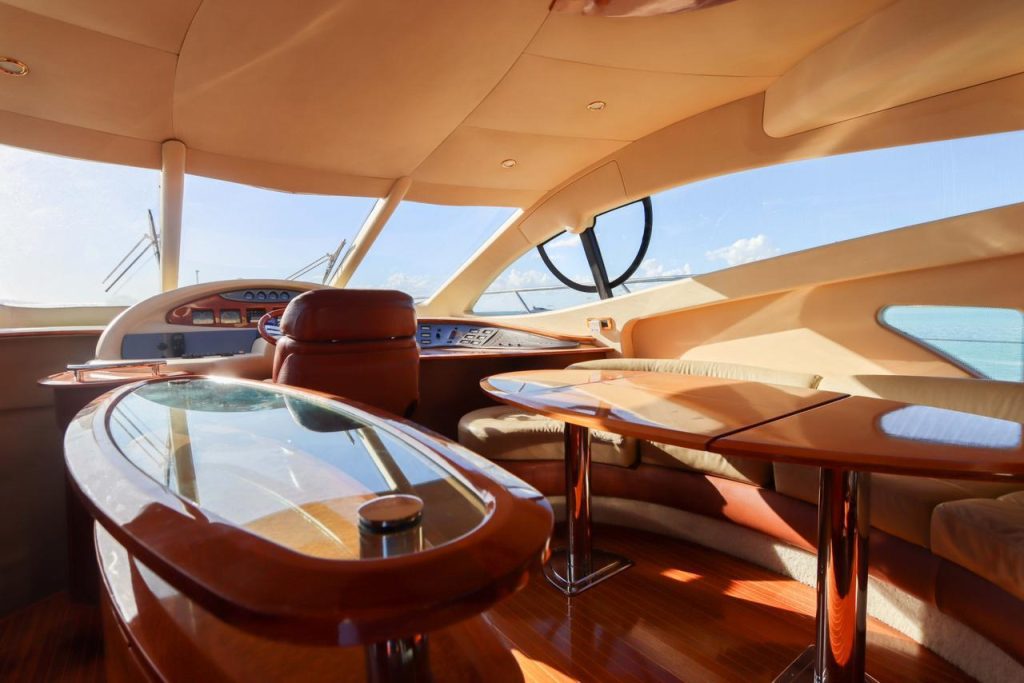 3878243035_Azimut_luxury_yacht_rental_Casa_de_Campo_to_Catalina_-_bar_area_view.jpg