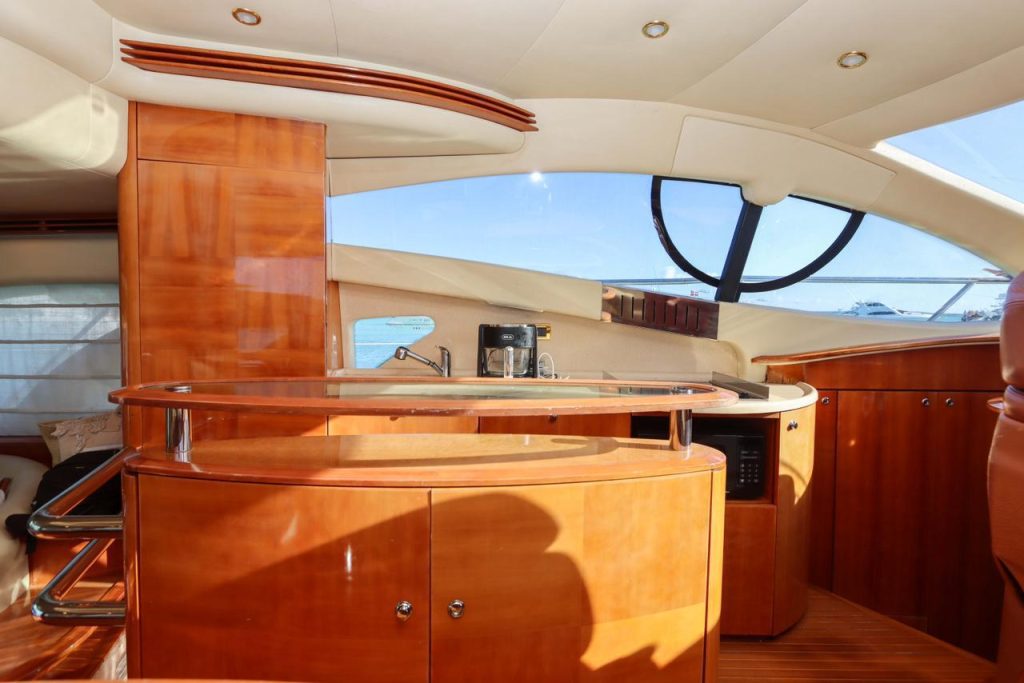 3878243035_Azimut_luxury_yacht_rental_Casa_de_Campo_to_Palmilla_-_bar.jpg
