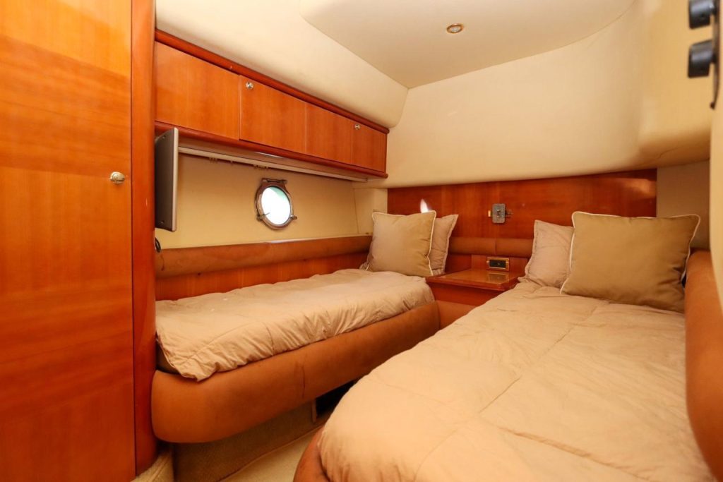 3878243035_Azimut_luxury_yacht_rental_Casa_de_Campo_to_Palmilla_-_third_room.jpg