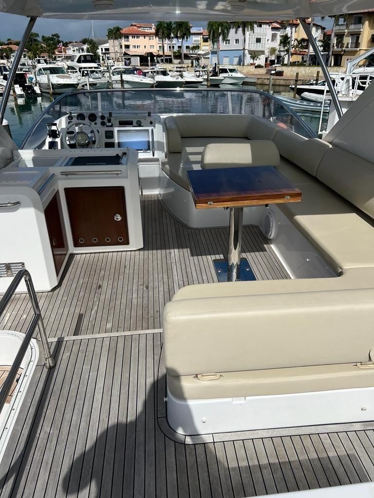 6780435817_azimut-60-luxury-yacht-rental-casa-de-campo-marina.jpg