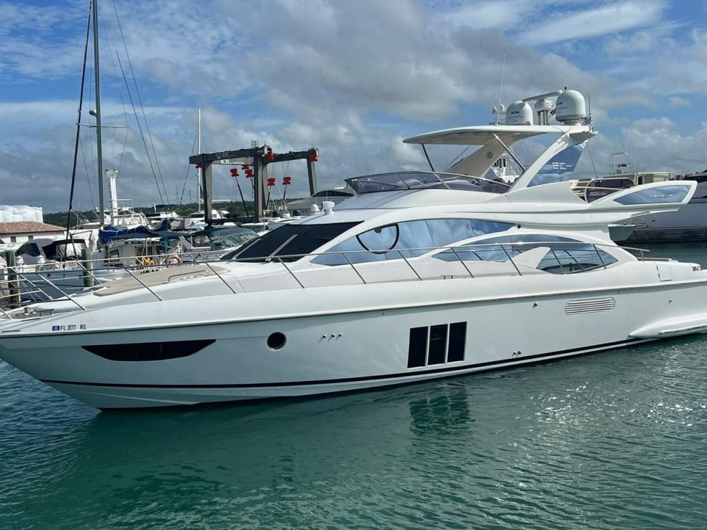 6780435817_azimut-60-luxury-yacht-rental-casa-de-campo-saona-island.jpg