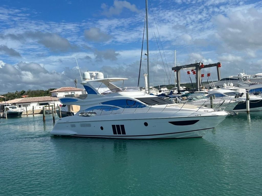6780435817_azimut-60-yacht-charter-la-romana-saona-island.jpg