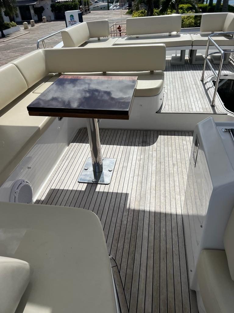 6780435817_luxury-yacht-charter-casa-de-campo-to-saona-island.jpg
